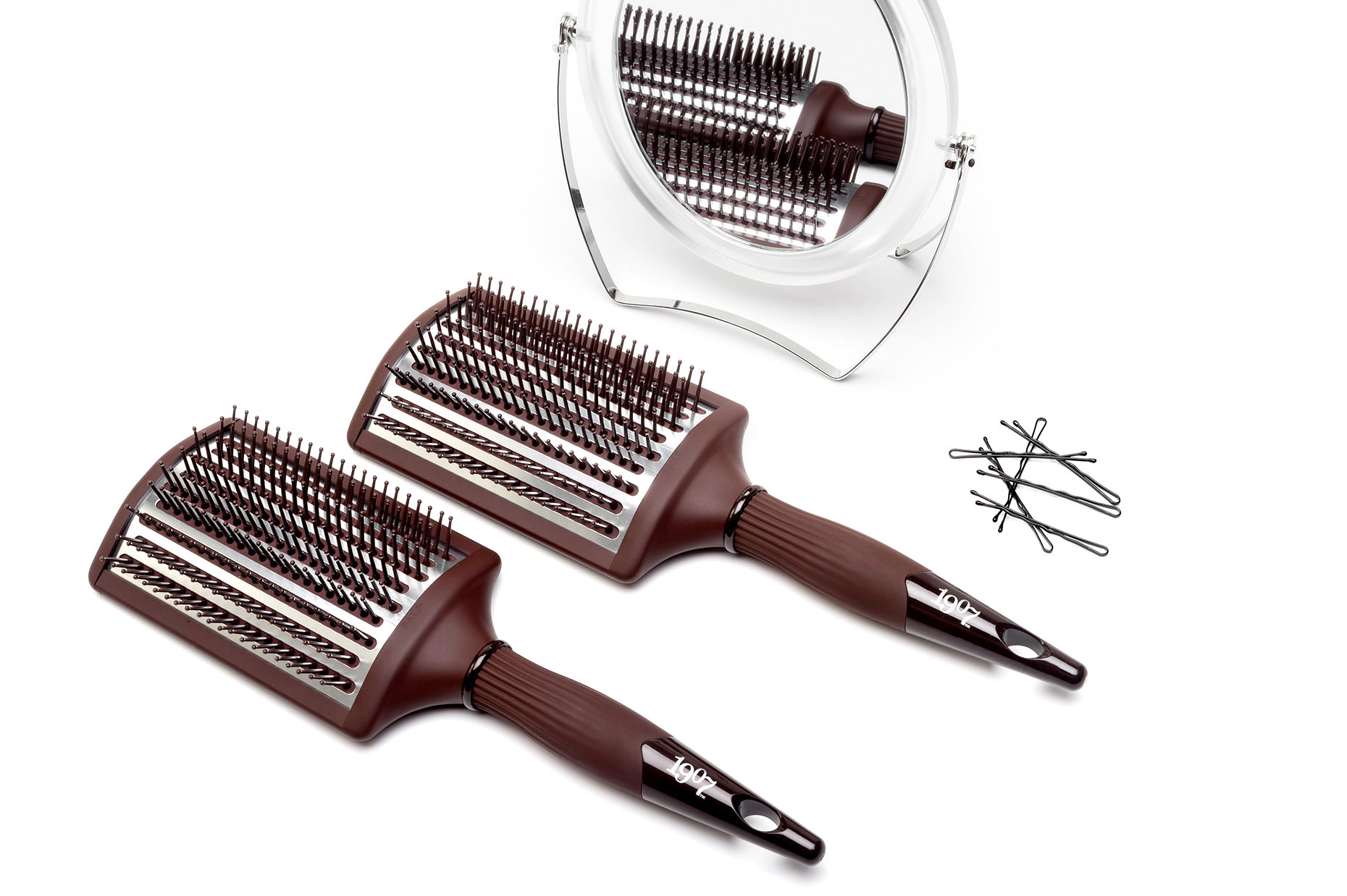 FROMM_1907_Beauty-Products_Metal-Brush_RHanelPhotography